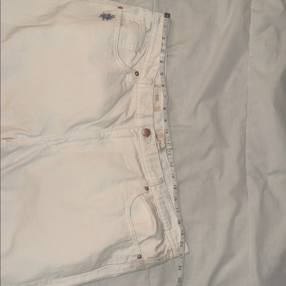 Universal Thread Women's Boyfriend Jeans in White with Embroidered Details - Picture 7 of 9